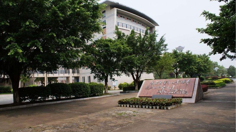 深圳继电器供应商：揭秘继电器的选型逻辑**