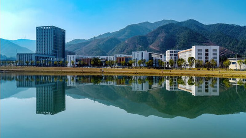 电子模块安装：优势与挑战并存**